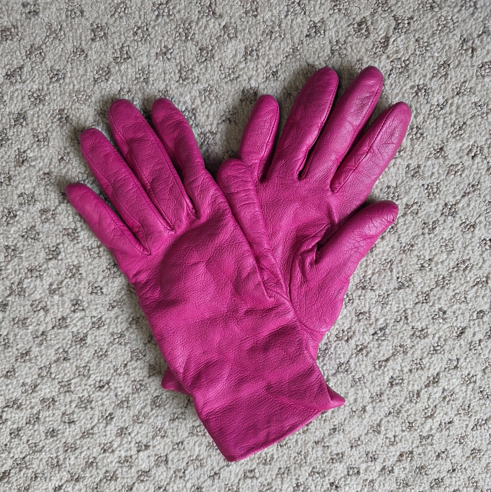 Leather with cashmere lined gloves
